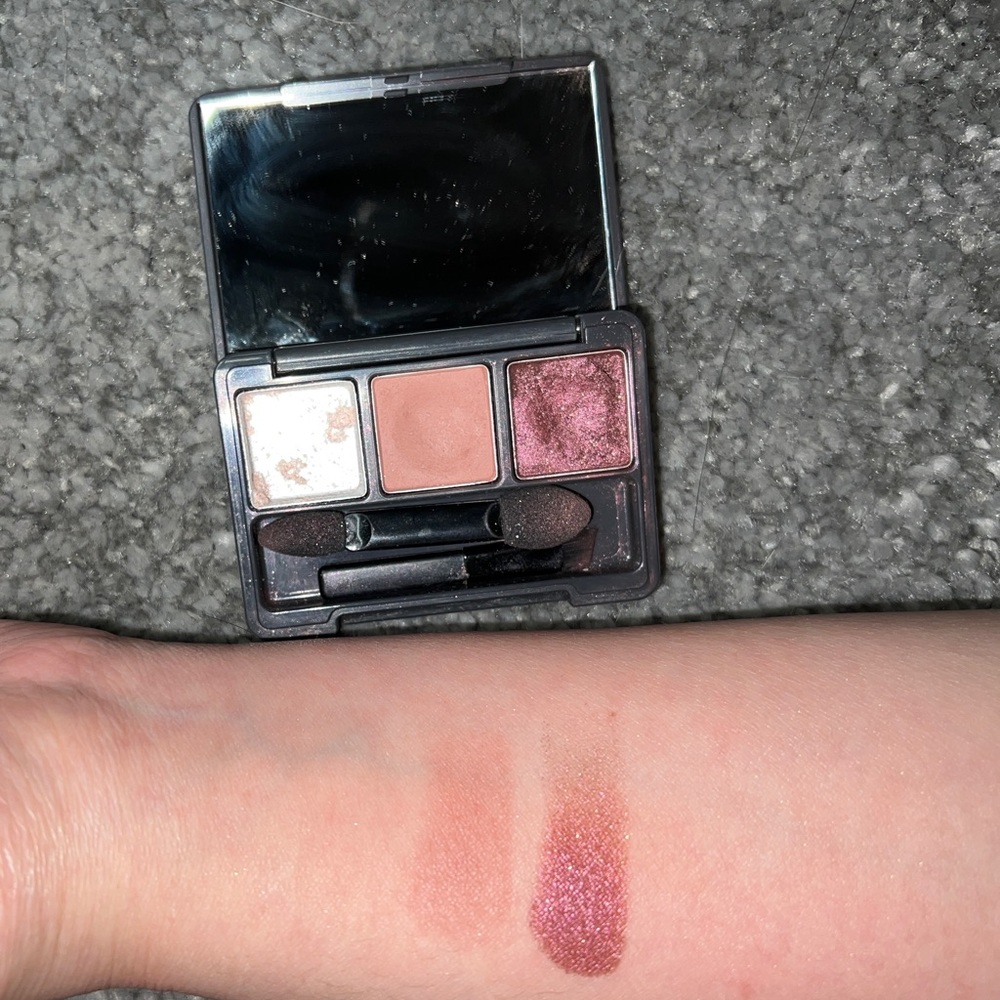 The face shop eyeshadow palette